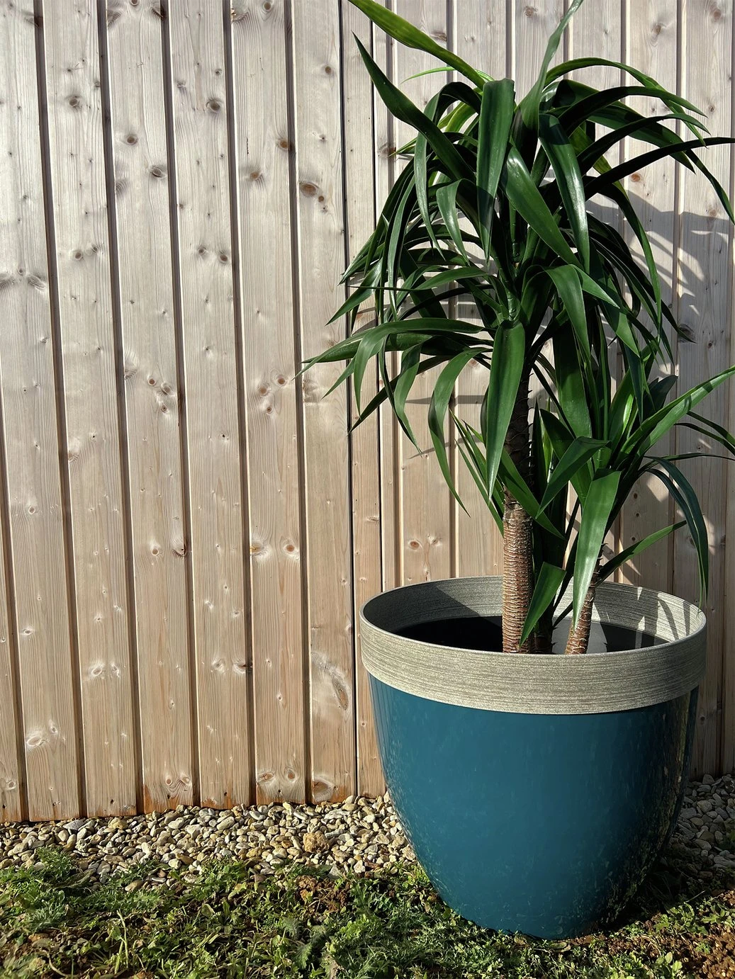 Terrastyle 54cm Plastic Blue Planter 5 Terrastyle 54cm Plastic Blue Planter - Image 3