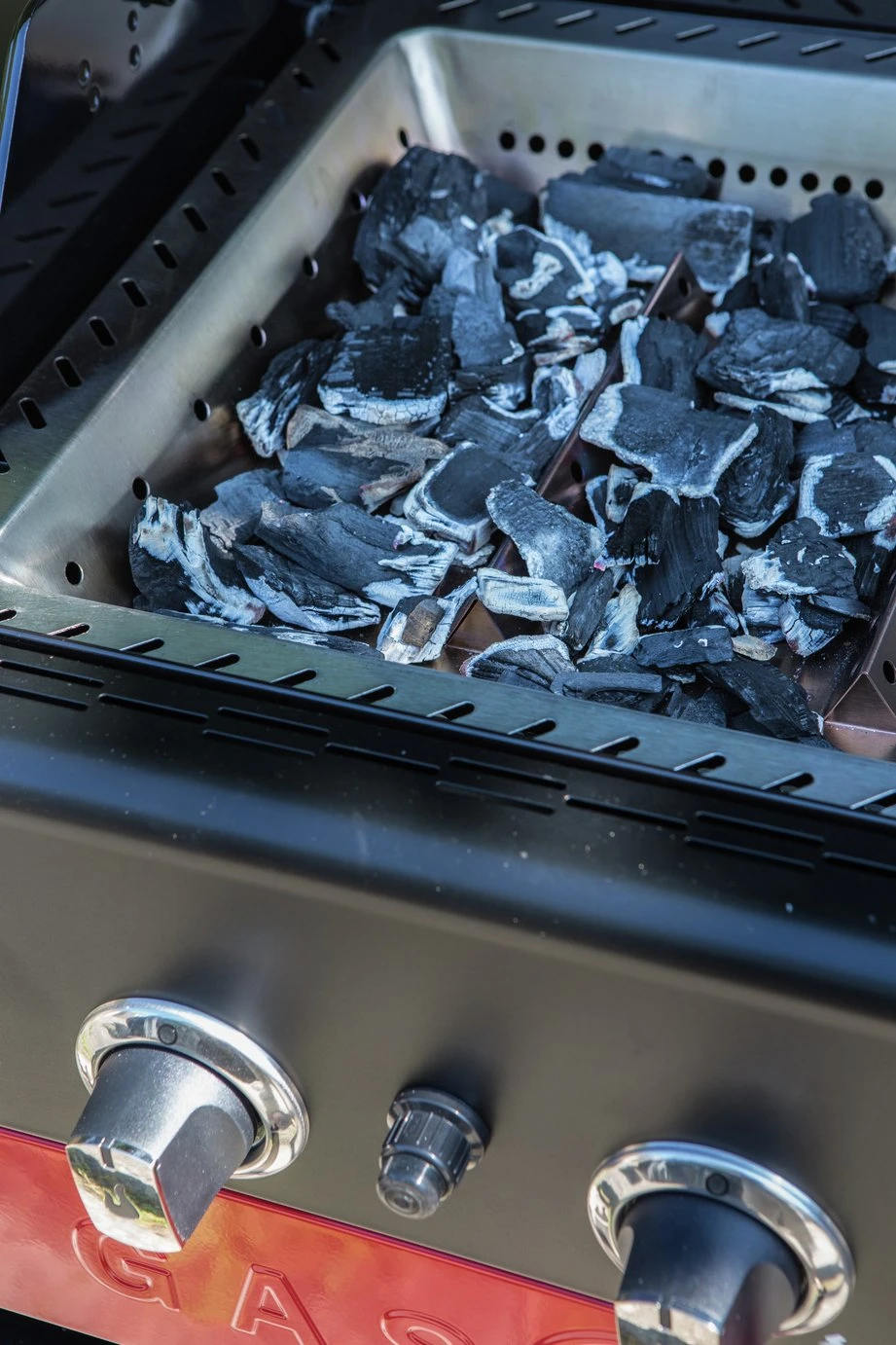 Char-Broil 3 Burner Gas And Charcoal BBQ 13 Char-Broil 3 Burner Gas And Charcoal BBQ - Image 11