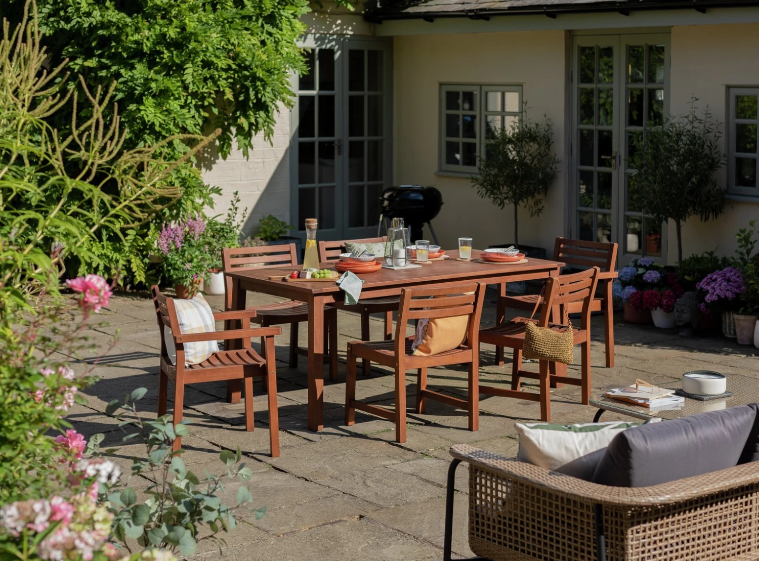 Habitat Amalfi 6 Seater Wooden Patio Set - Brown 4 Habitat Amalfi 6 Seater Wooden Patio Set - Brown - Image 2