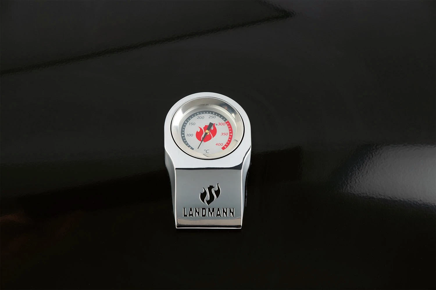 LANDMANN Fryton CooK 4 Burner Gas BBQ With 3.5l Air Fryer 6 LANDMANN Fryton CooK 4 Burner Gas BBQ With 3.5l Air Fryer - Image 4