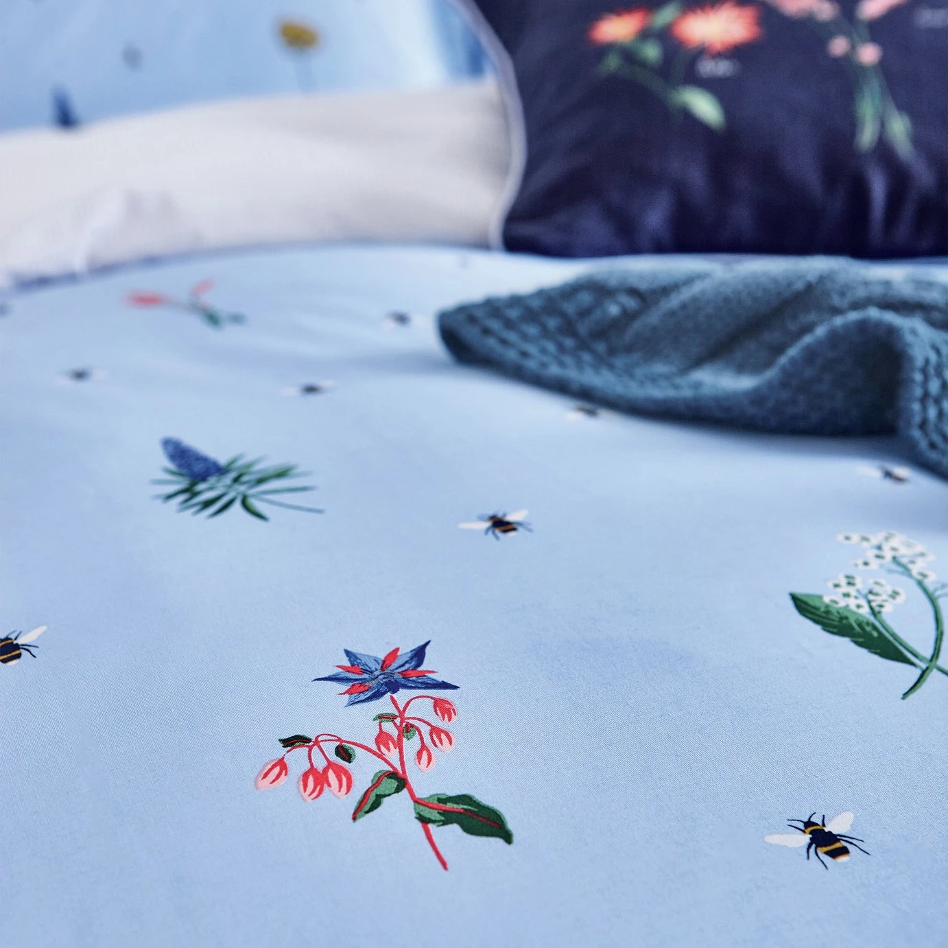 Joules Cotton Percale Pollinators Blue Bedding Set - Single 4 Joules Cotton Percale Pollinators Blue Bedding Set - Single - Image 2
