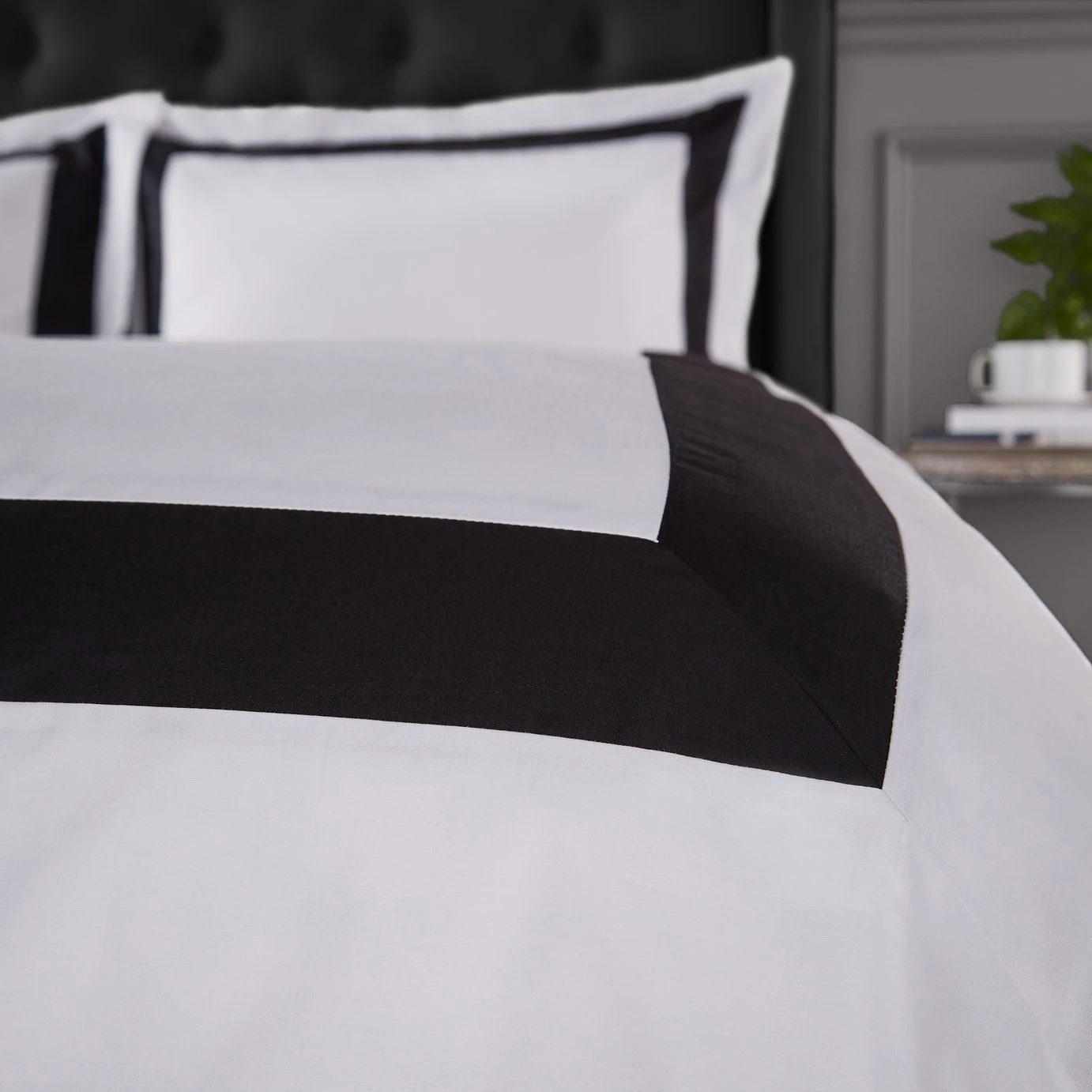 Bianca Cotton 180 TC Tailored Black Bedding Set - Double 6 Bianca Cotton 180 TC Tailored Black Bedding Set - Double - Image 4