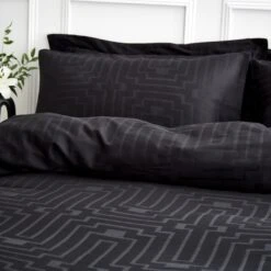 Bianca Cotton 180 TC Geometric Black Bedding Set - Double 8 Bianca Cotton 180 TC Geometric Black Bedding Set - Double -Bedding Promotion Store 3080450 R Z003A