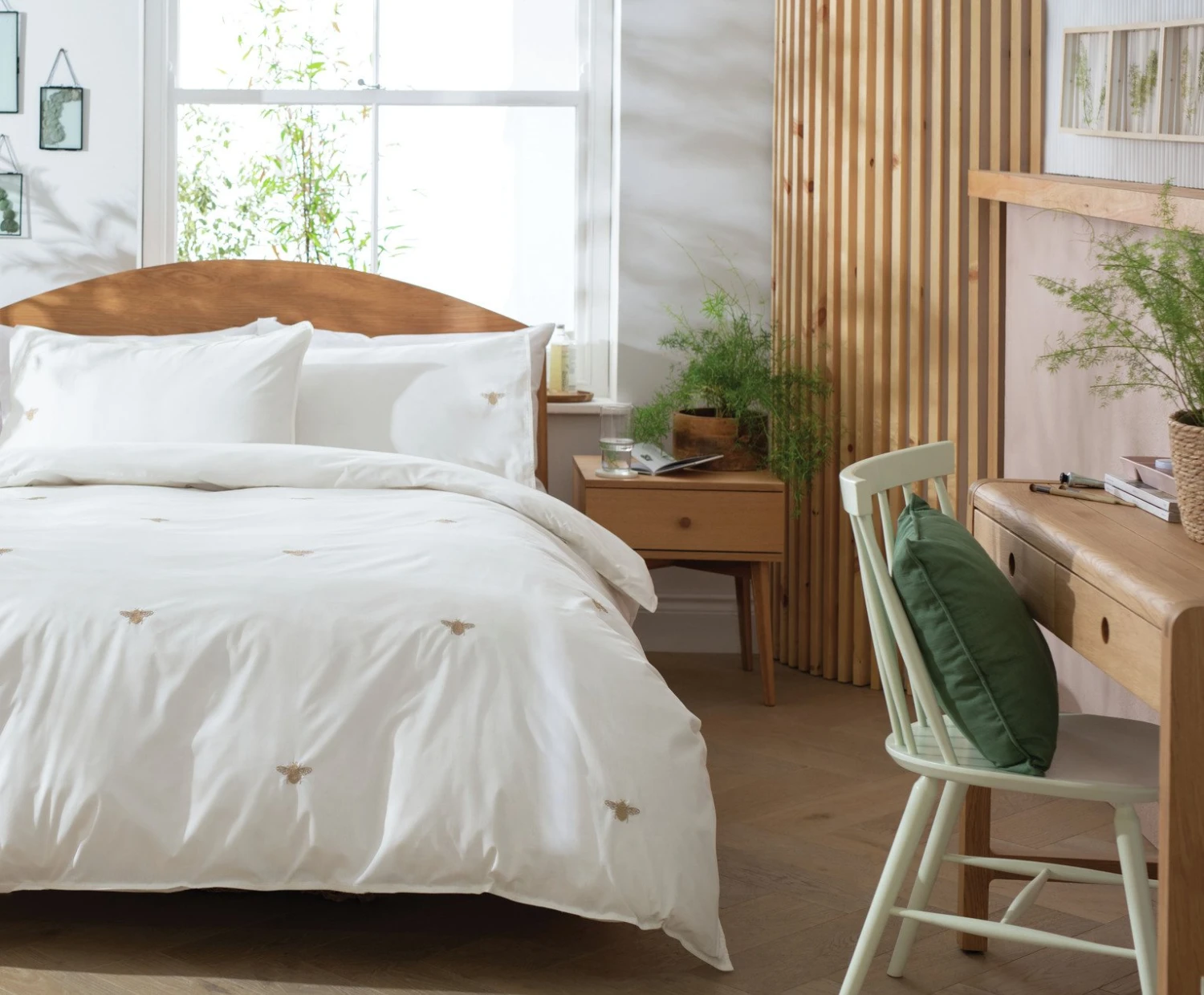 Habitat 180TC Embroidered Bee White Bedding Set - Single 3 Habitat 180TC Embroidered Bee White Bedding Set - Single