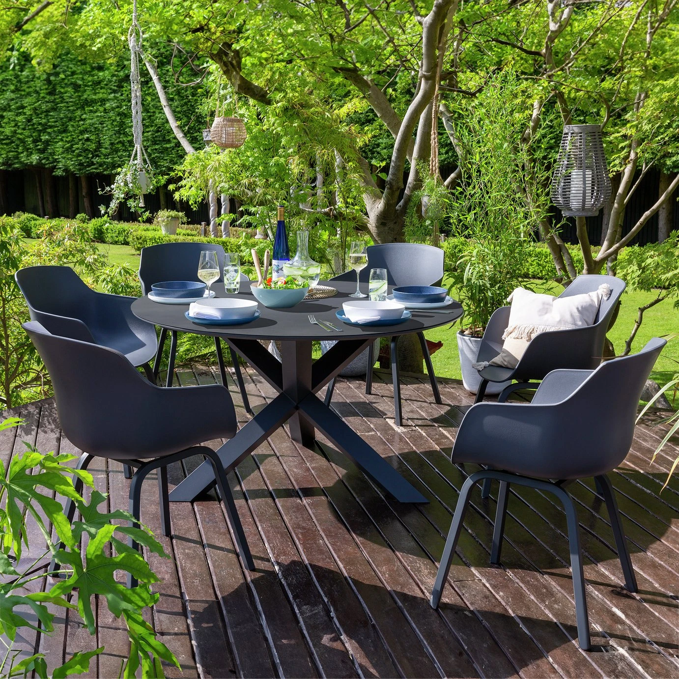 Habitat Aegaen 6 Seater Metal Patio Set - Grey 4 Habitat Aegaen 6 Seater Metal Patio Set - Grey - Image 2