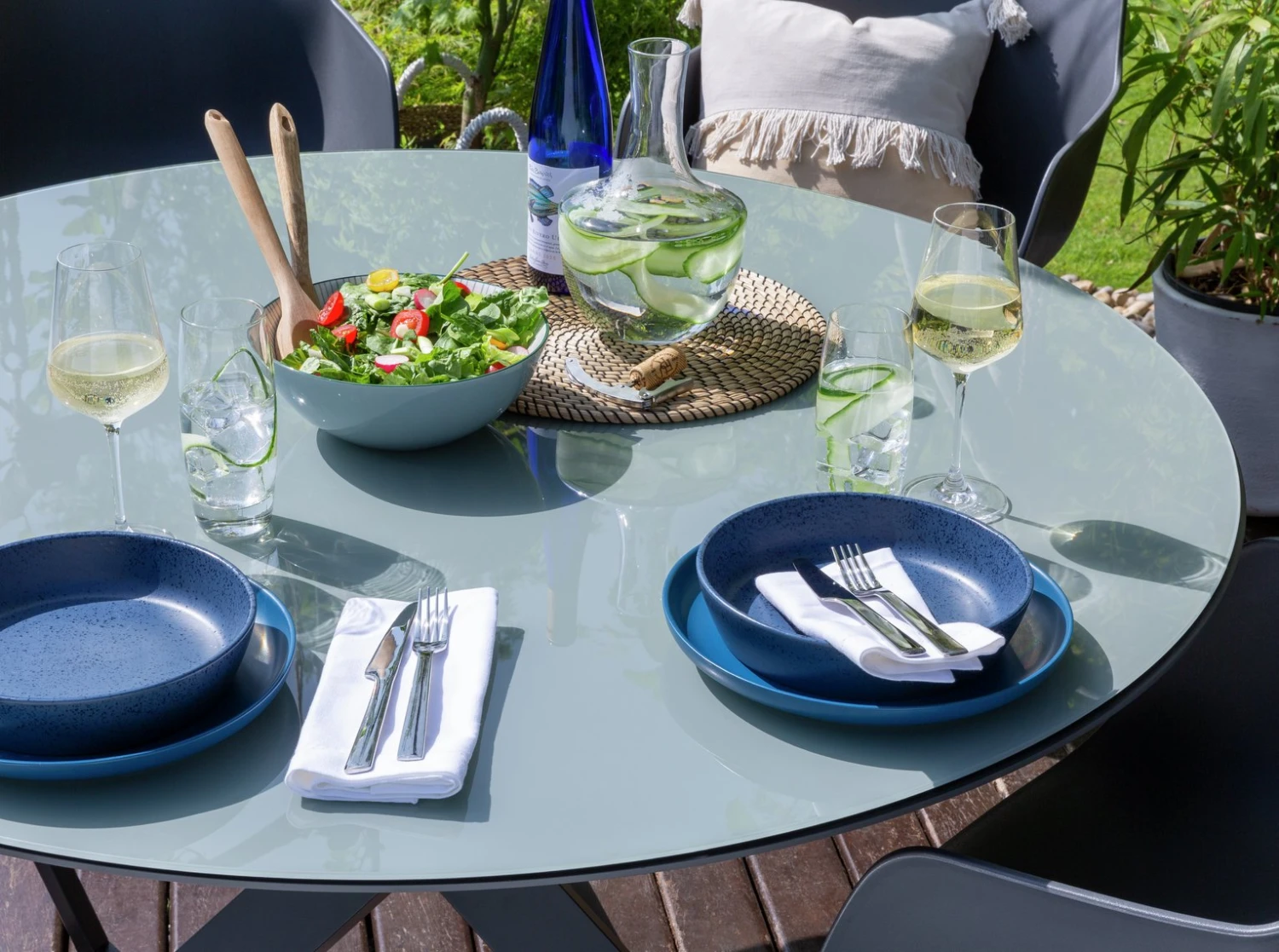 Habitat Aegaen 6 Seater Metal Patio Set - Grey 8 Habitat Aegaen 6 Seater Metal Patio Set - Grey - Image 6