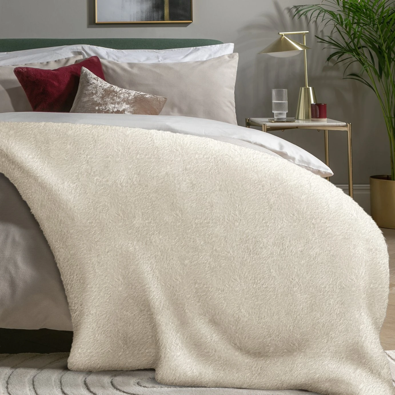 Habitat Faux Fur Plain Throw - Cream - 125x150cm 3 Habitat Faux Fur Plain Throw - Cream - 125x150cm