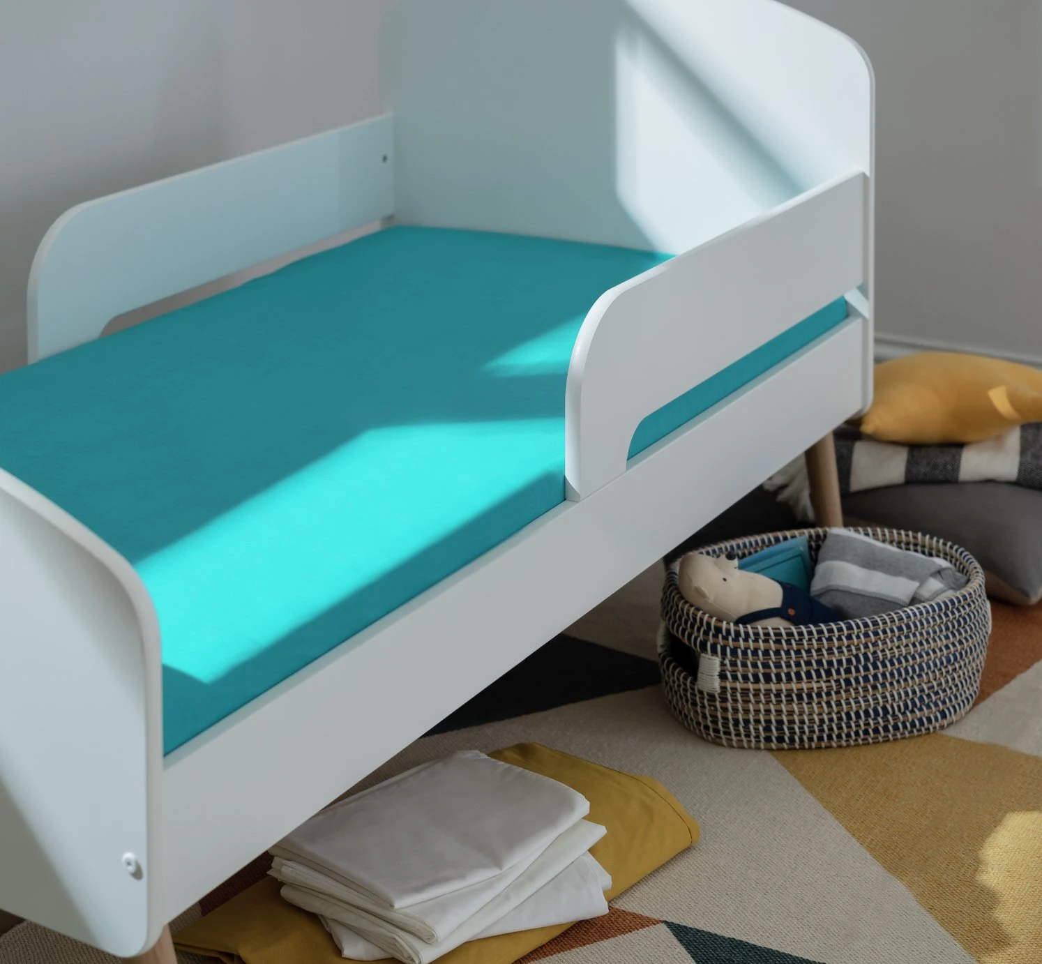 Habitat Kids Colourful Shapes 2 Pack Fitted Sheets - Cot 4 Habitat Kids Colourful Shapes 2 Pack Fitted Sheets - Cot - Image 2